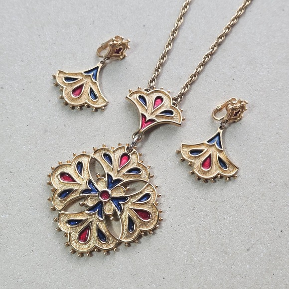 Kramer of New York Jewelry - Vintage Kramer of New York Enamel Pendant Necklace Clip-On Earrings Set Gold